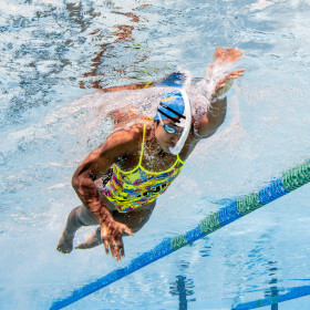 FINIS Stability Snorkel White  - Tuba Frontal Natation