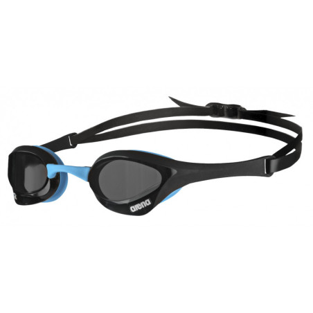 ARENA Cobra Ultra Swipe - Dark Smoke Black Blue - Lunettes Natation Noir et Bleu | Les4Nages