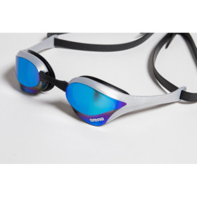 ARENA Cobra Ultra Swipe Mirror - Blue Silver - Collection Bishamon - Lunettes Natation