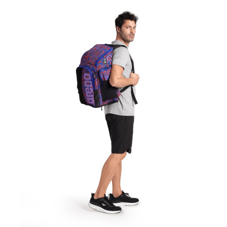 ARENA SPIKY 3 BACKPACK 45L Allover LYDIA TAPESTRY - Sac à Dos Natation, Sport et Piscine  | Les4Nages