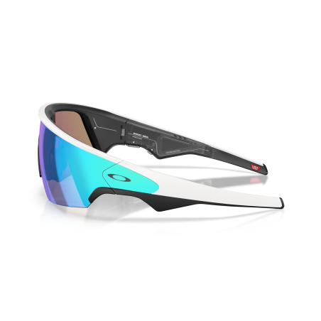 OAKLEY META VANGUARD IA White Prizm Saphir - Lunettes solaires connectées avec Caméra et écouteurs intégrés | Les4Nages OAKLEY META VANGUARD IA White Prizm Saphir - Lunettes solaires connectées avec Caméra et écouteurs intégrés | Les4Nages