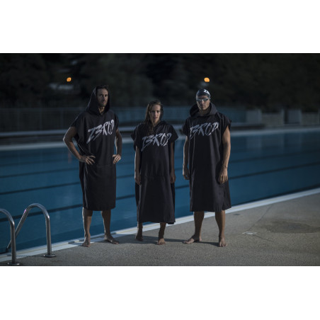 Poncho ZEROD Transition Towel Armada Black - Peignoir microfibre sortie de l'eau | Les4Nages