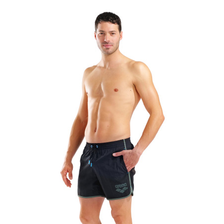 Short de Plage ARENA Men\'s Arena Big Logo Borders Beach Short BLACK-SAGE | Les4Nages Short de Plage ARENA Men\'s Arena Big Logo Borders Beach Short BLACK-SAGE | Les4Nages